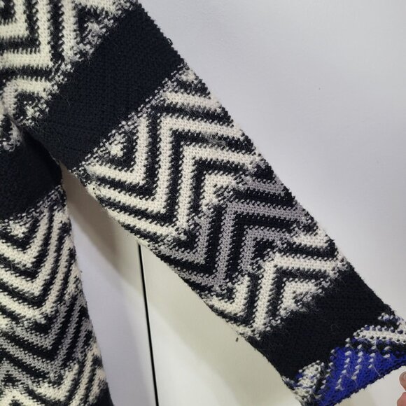 Chico's Size 2 Women's Black Blue Chevron Geometric Knit Long Cardigan Sweater - Picture 3 of 9